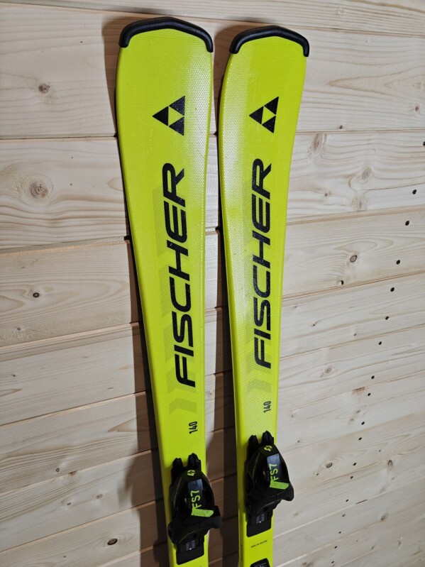 LYŽE FISCHER RC4 RACE JR 140CM